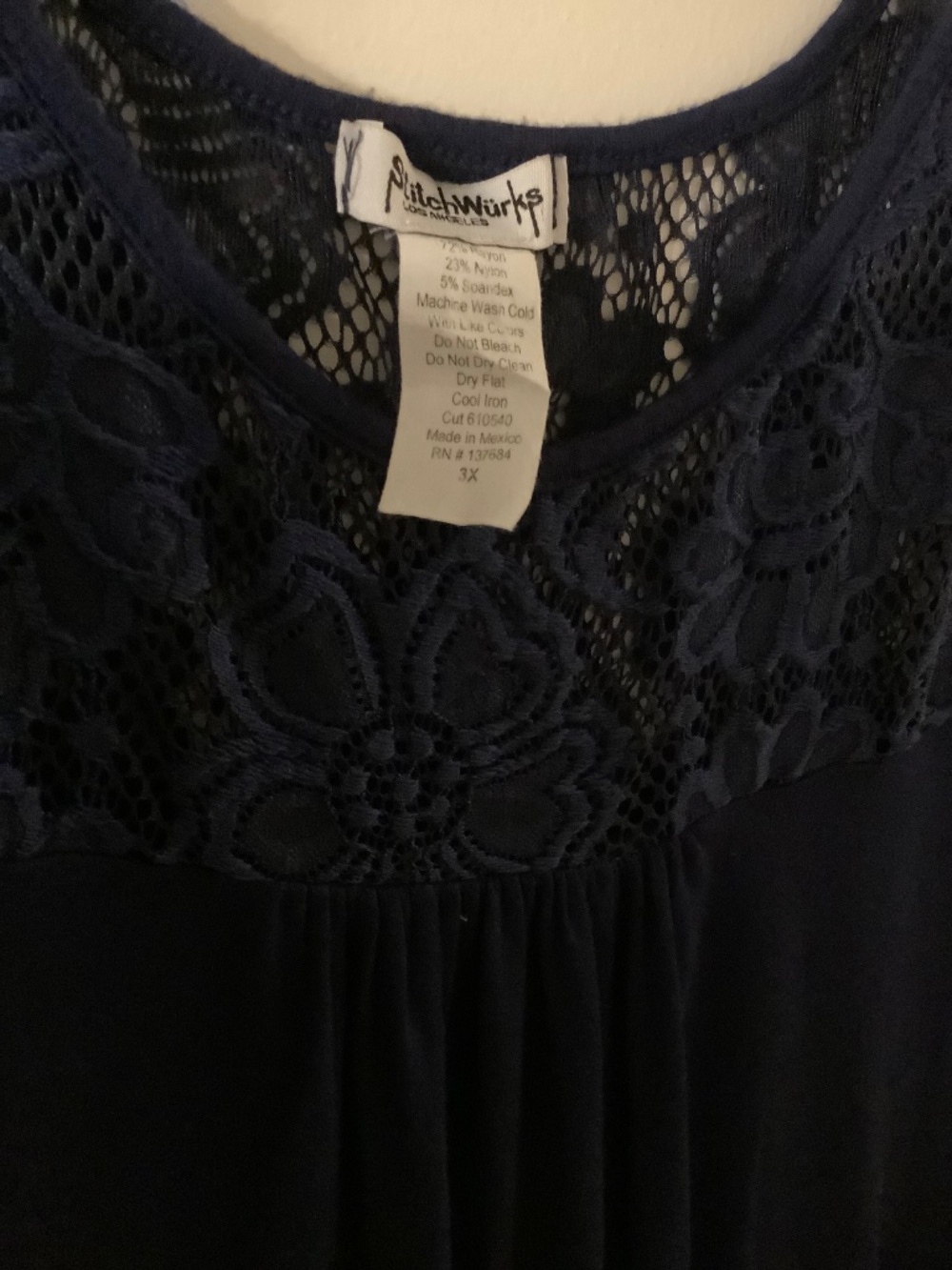 Lace tank - Picture 2 of 3